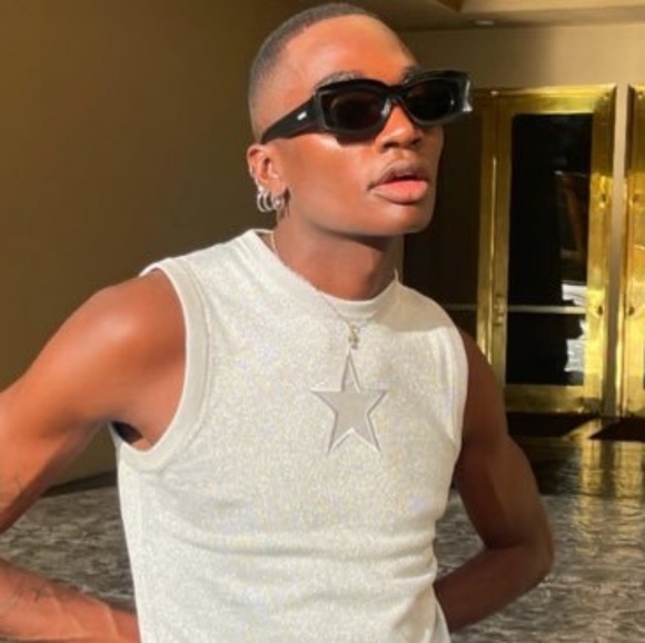 COPY - Meet your Posher, Alex - Picture 1 of 1